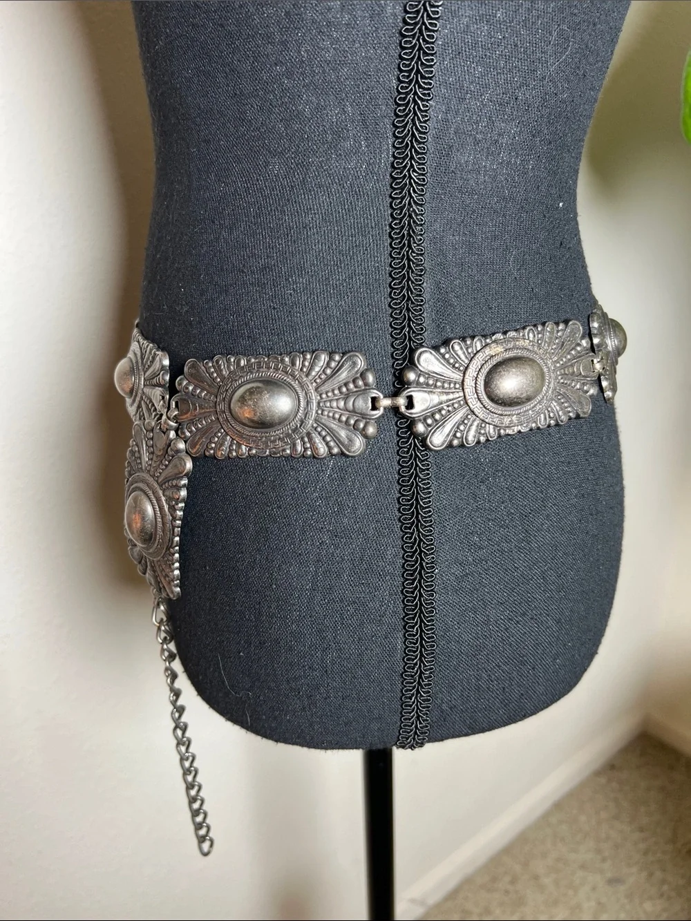 ESCADA Women’s Gun Metal Vintage Ornate Concho Belt Made in Spain HEAVY!!